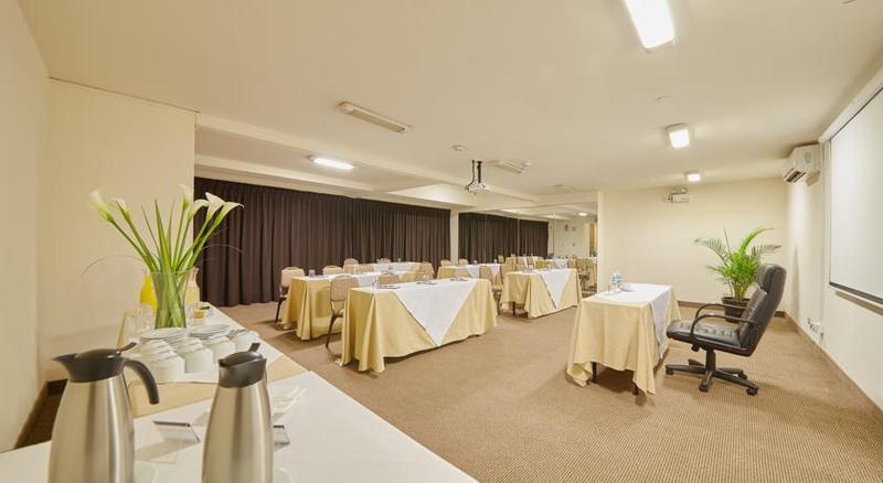 לימה Thunderbird Hotel Fiesta & Casino מראה חיצוני תמונה